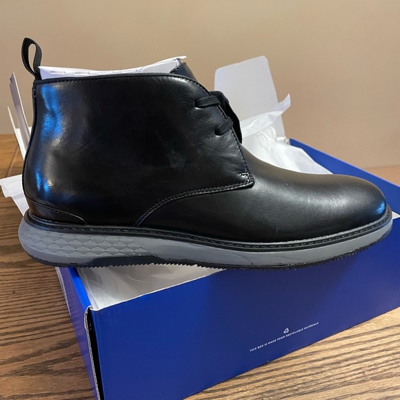 Vince Camaro Brand New leather Dress Boot - Picture 1 of 8